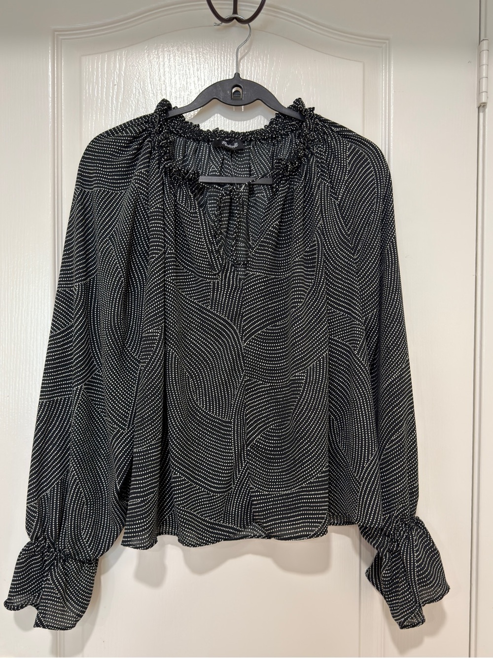 Madewell Black White Dot Print Ruffle Neck Blouse Women’s Large Silky Flowy Top